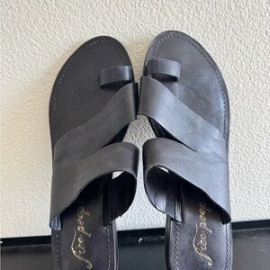 Free People- Abilene Toe Loop Sandal (Women)